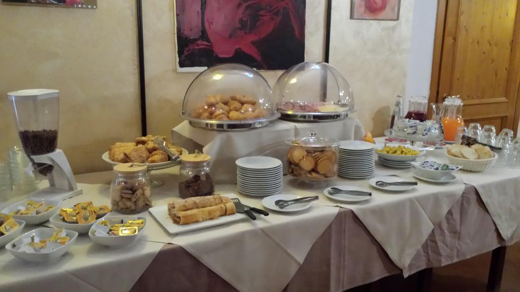 Hotel Al Barco 산토스티노디리벤자 외부 사진
